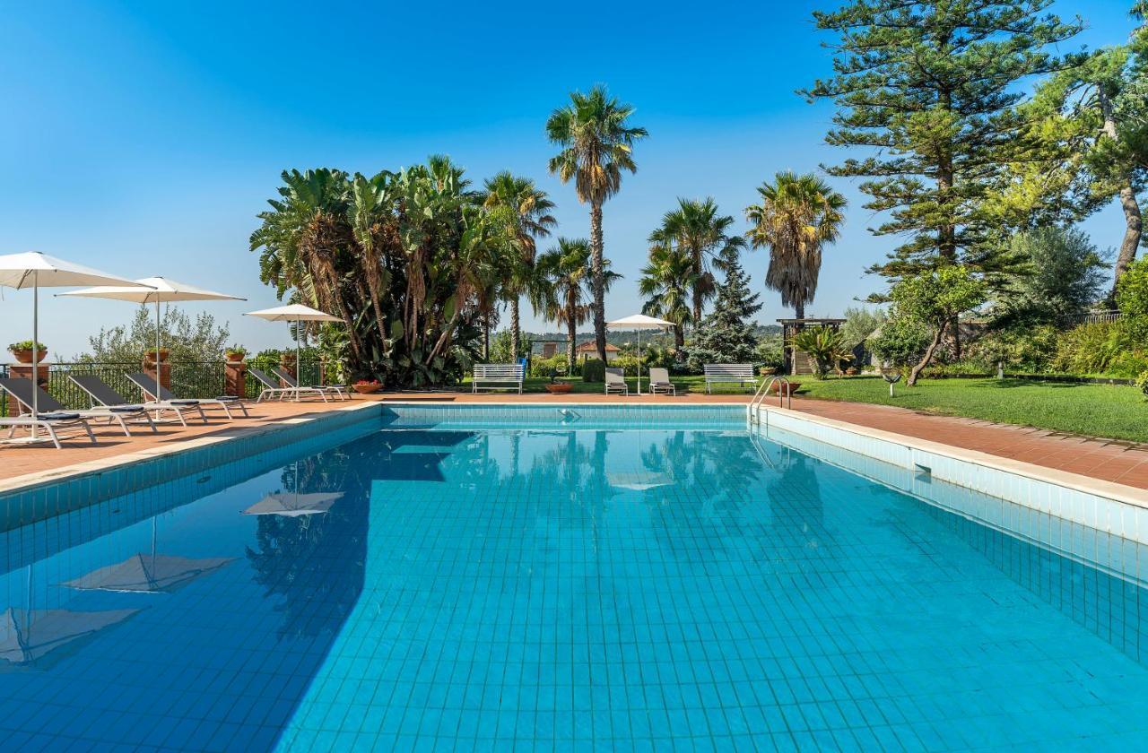 Suasor Villa Acireale Eksteriør bilde